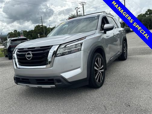 2023 Nissan Pathfinder Platinum