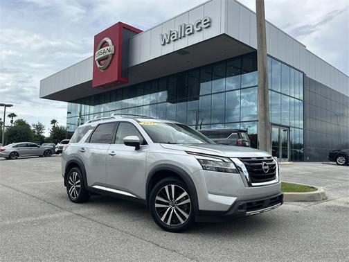 2023 Nissan Pathfinder Platinum