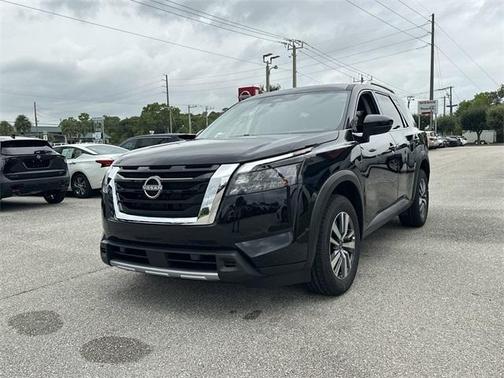 2025 Nissan Pathfinder SL