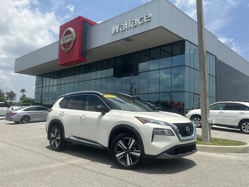 2 Tone White / Black Roof 2023 Nissan Rogue SL