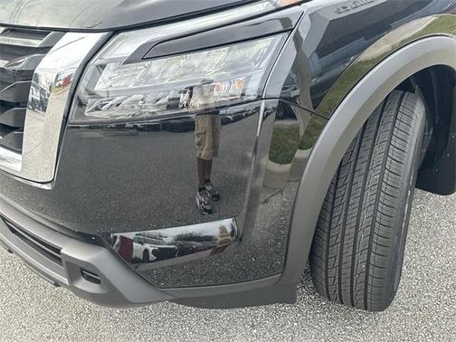 2025 Nissan Pathfinder S