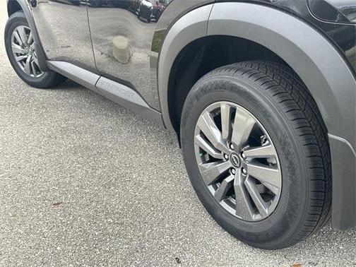 2025 Nissan Pathfinder S