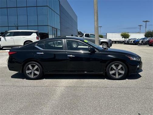 2021 Nissan Altima 2.5 SV