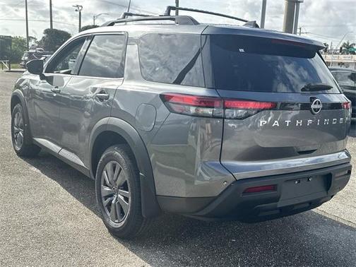 2025 Nissan Pathfinder SV