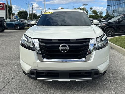 2024 Nissan Pathfinder Platinum