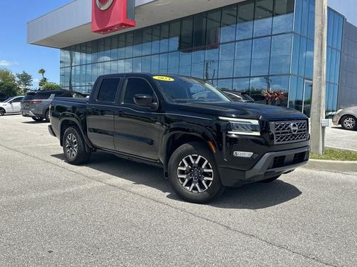 Black 2024 Nissan Frontier SL