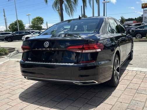 2022 Volkswagen Passat 2.0T SE