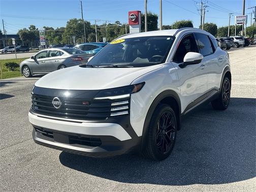 2025 Nissan Kicks SR