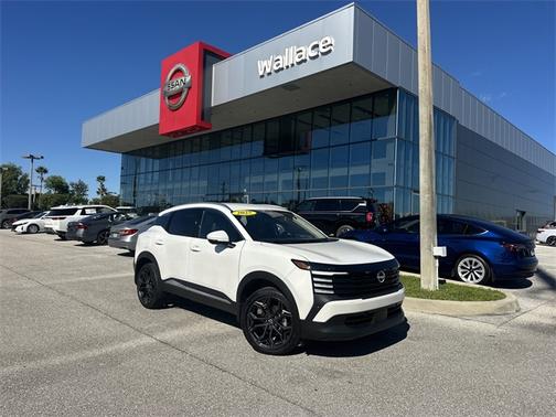 2025 Nissan Kicks SR