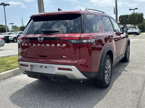 2025 Nissan Pathfinder SL