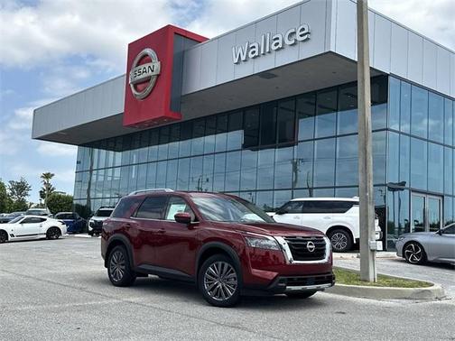 2025 Nissan Pathfinder SL