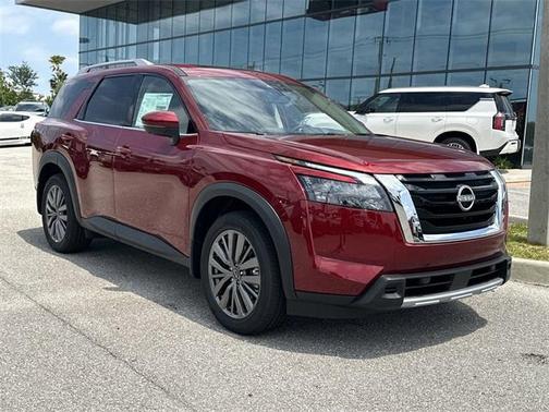 2025 Nissan Pathfinder SL