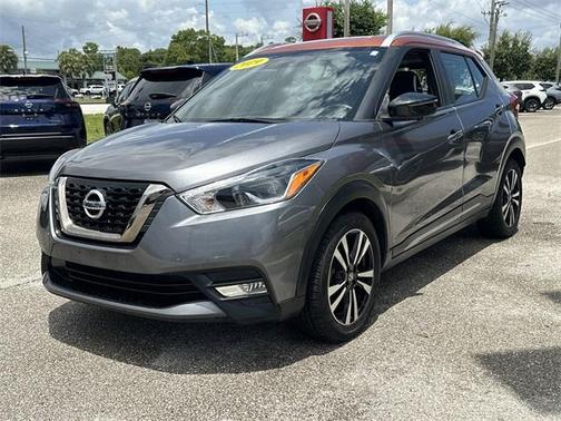 2019 Nissan Kicks SR