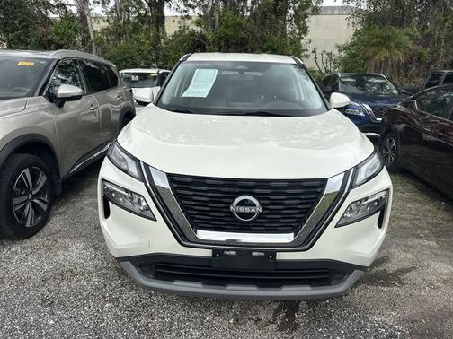 White 2023 Nissan Rogue SV