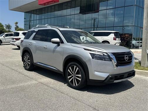 2025 Nissan Pathfinder Platinum