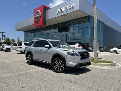 2025 Nissan Pathfinder Platinum