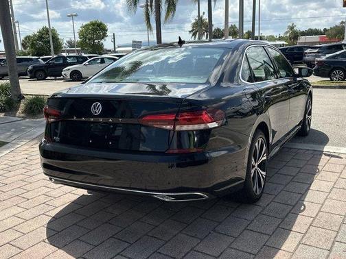 2022 Volkswagen Passat 2.0T SE