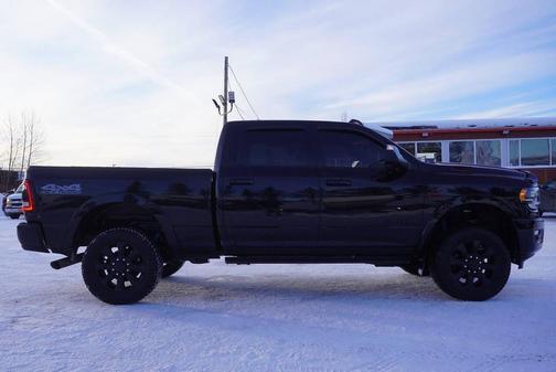 Diamond Black Crystal Pearlcoat 2020 RAM 2500 Limited Crew Cab 4x4 6'4' Box
