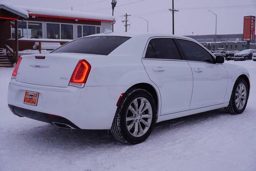 Bright White Clearcoat 2023 Chrysler 300 Touring
