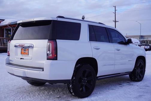 White Frost Tricoat 2019 GMC Yukon Denali