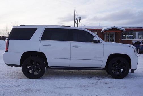 White Frost Tricoat 2019 GMC Yukon Denali