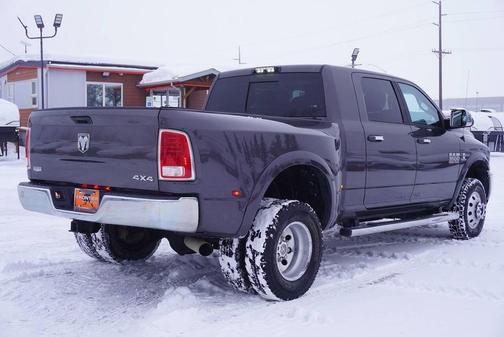 Granite Crystal Metallic Clearcoat 2017 RAM 3500 Laramie