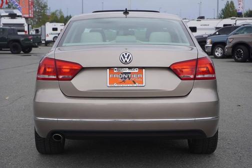 Titanium Beige 2015 Volkswagen Passat 2.0L TDI DSG SEL Premium