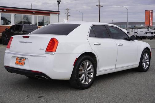 Bright White Clearcoat 2019 Chrysler 300 Limited