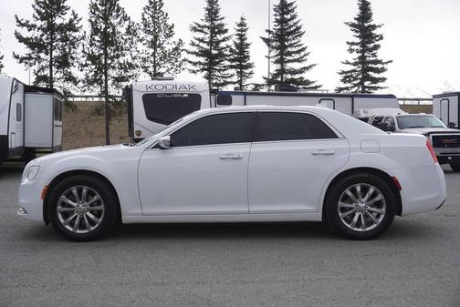 Bright White Clearcoat 2019 Chrysler 300 Limited