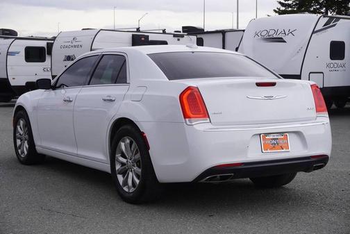 Bright White Clearcoat 2019 Chrysler 300 Limited