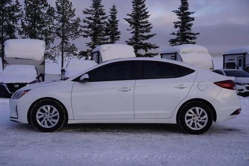 Quartz White Pearl 2019 Hyundai ELANTRA SE