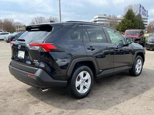 2019 Toyota RAV4 Hybrid XLE