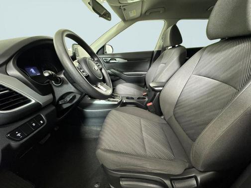 Steel Gray 2021 Kia Seltos LX