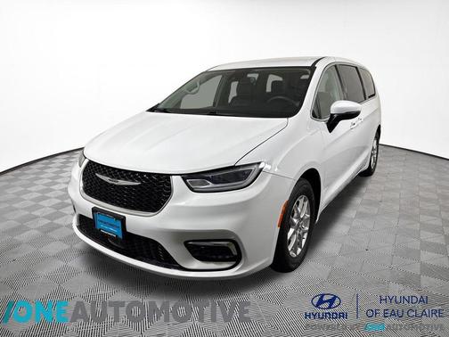 Bright White Clearcoat 2023 Chrysler Pacifica Touring L