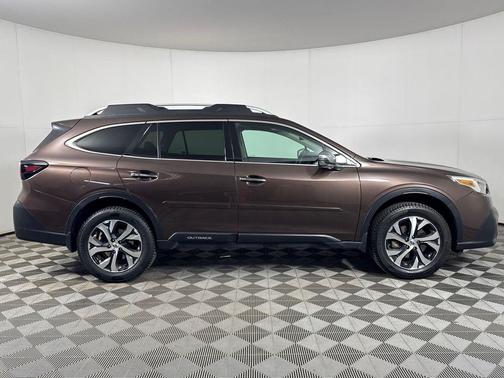 Cinnamon Brown Pearl 2022 Subaru Outback Touring