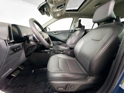 Mineral Blue 2025 Kia Niro EV Wave