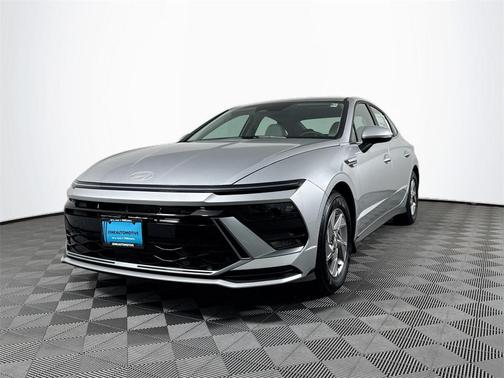 2025 Hyundai SONATA SE