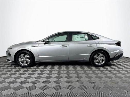 2025 Hyundai SONATA SE