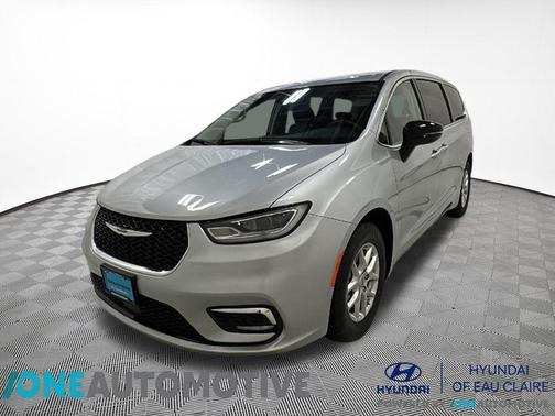 Silver Mist Clearcoat 2024 Chrysler Pacifica Touring L
