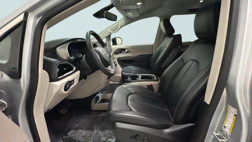 Silver Mist Clearcoat 2024 Chrysler Pacifica Touring L