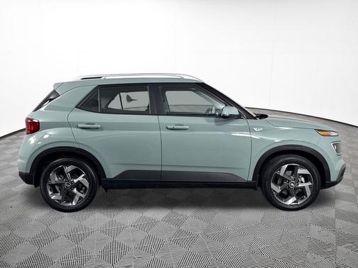 Mirage Green 2026 Hyundai VENUE SEL