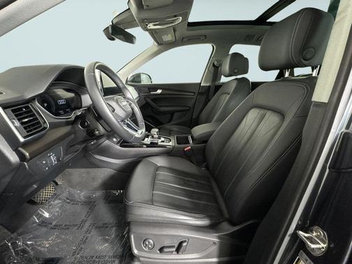 Manhattan Gray Metallic 2022 Audi Q5 40 Premium Plus
