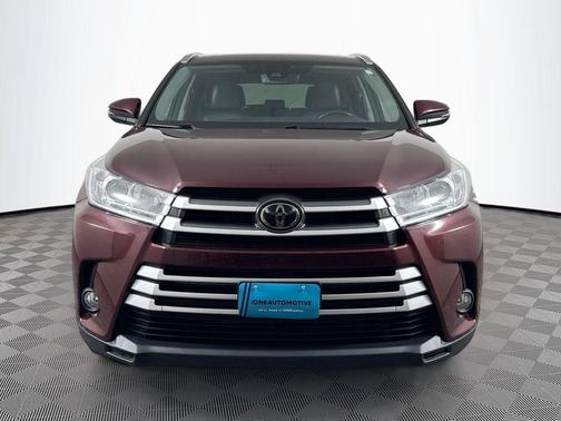 Ooh La La Rouge Mica 2017 Toyota Highlander XLE
