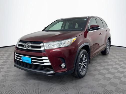 Ooh La La Rouge Mica 2017 Toyota Highlander XLE