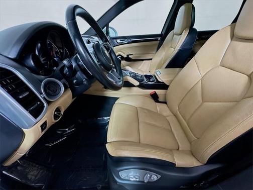 2016 Porsche Cayenne Base