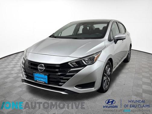 Brilliant Silver Metallic 2024 Nissan Versa 1.6 SV