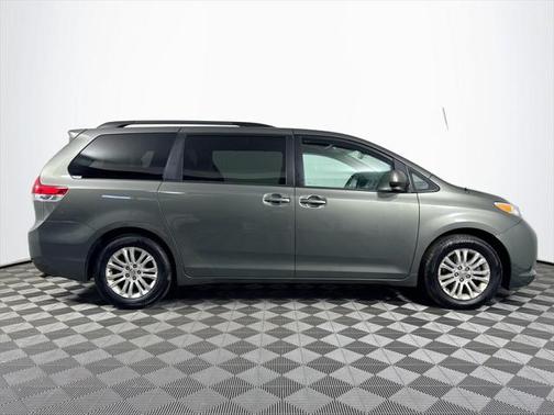 2012 Toyota Sienna XLE