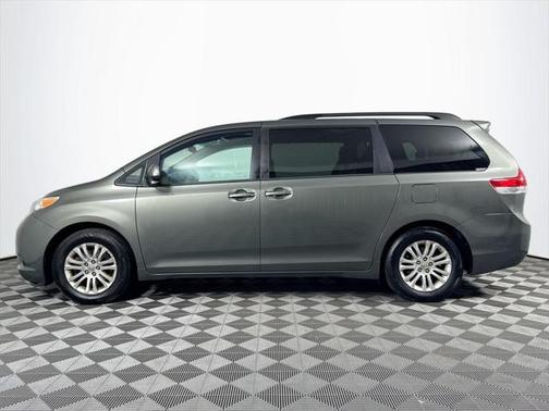 2012 Toyota Sienna XLE