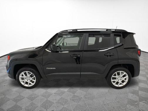 Black Clearcoat 2019 Jeep Renegade Latitude