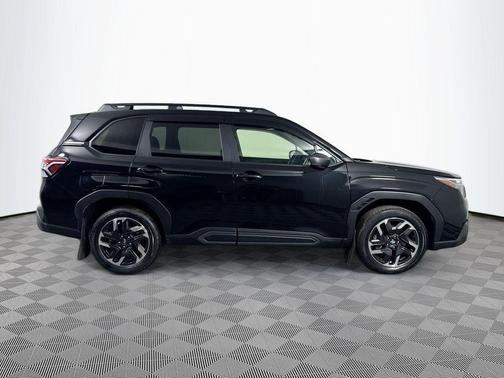 Crystal Black Silica 2025 Subaru Forester Limited